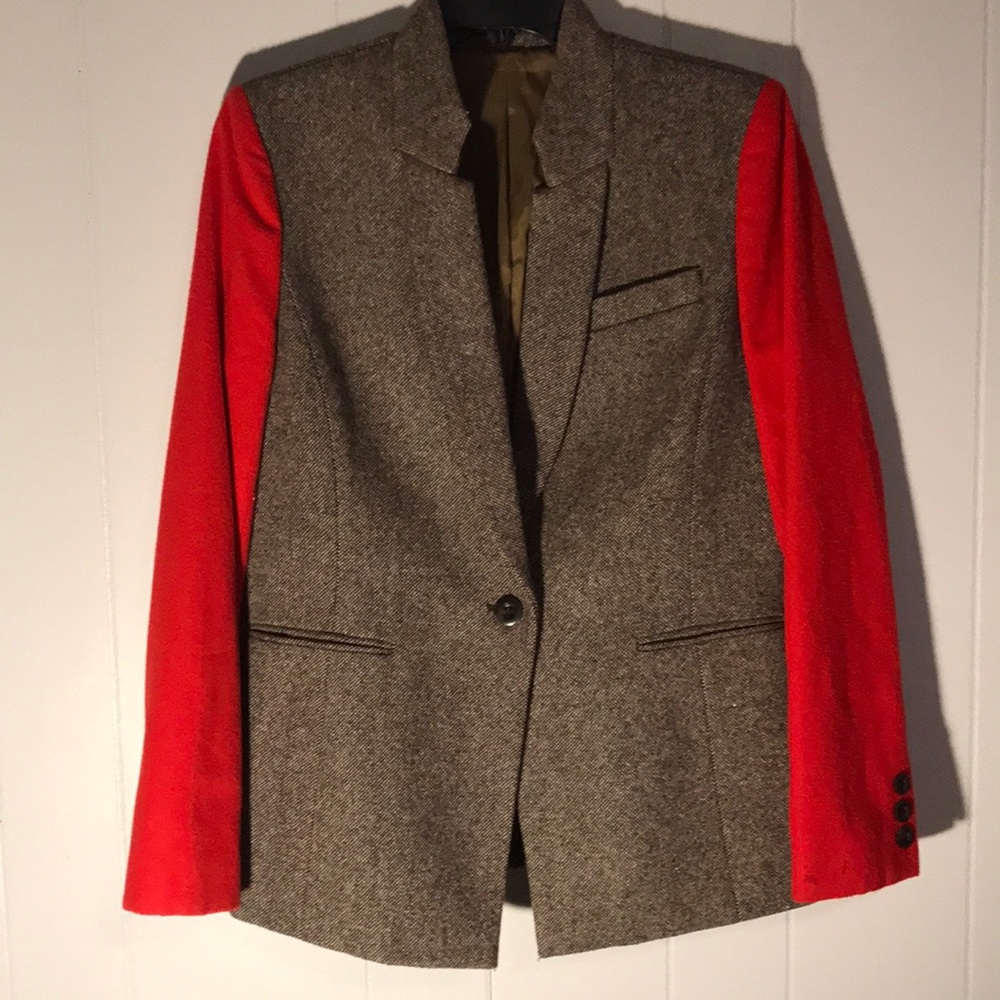 Unique vintage red armed blazer! ❣️